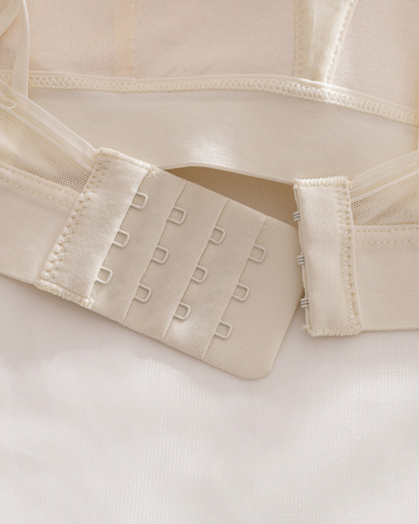 Měkká síťovaná podprsenka bralette