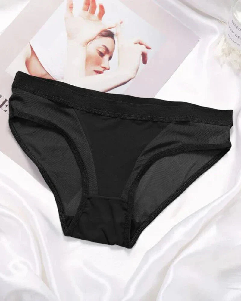 Kalhotky s ozdobnou, průhlednou síťovinou