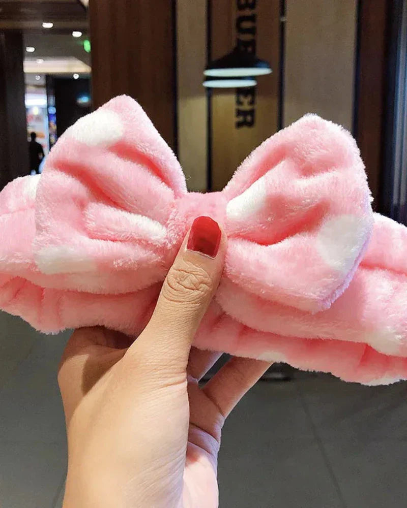 Nadýchaná čelenka s puntíkovanou mašlí