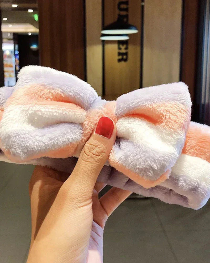 Čelenka s pruhovanou mašlí