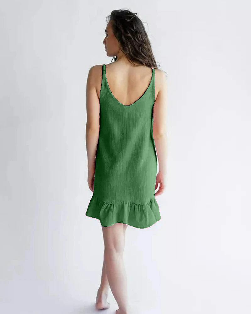 Krátká noční košilka s ramínky a volánky