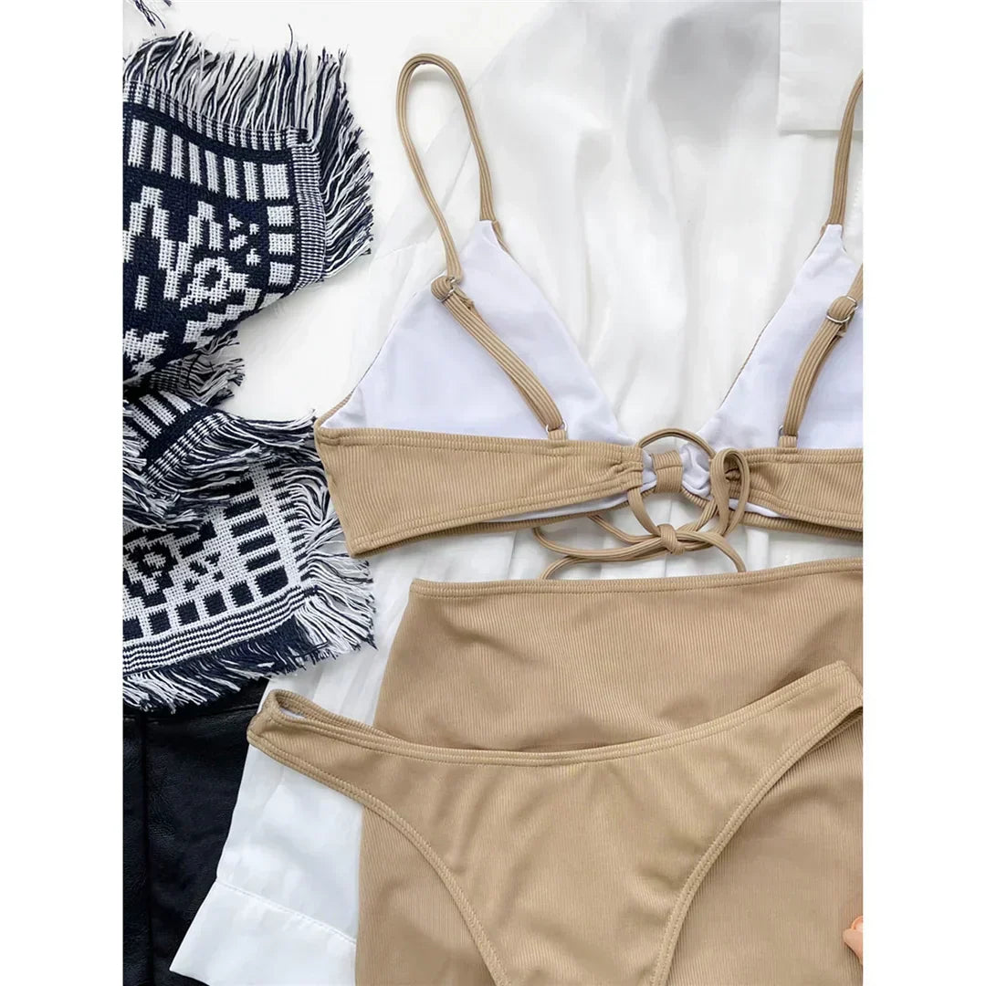 Dvoudílné plavky s volánky