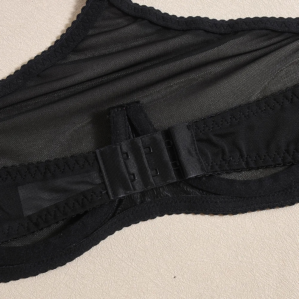 Studentský outfit s náhrdelníkem, který se dá zapnout vpředu