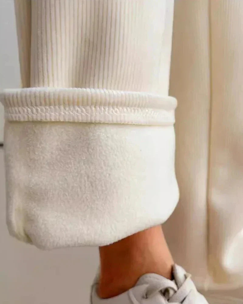 Pohodlné zateplené kalhoty s širokými nohavicemi