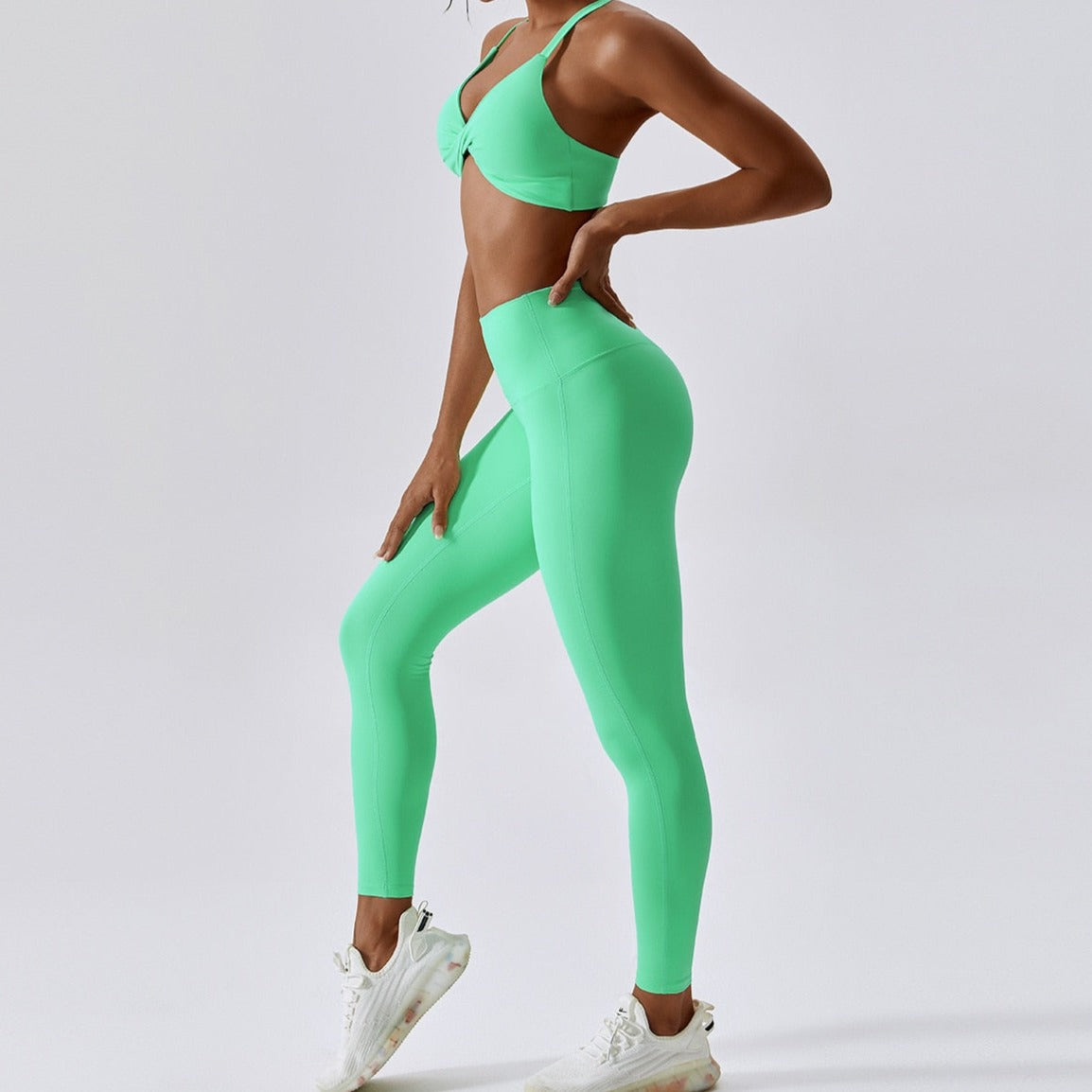 Bezešvá sportovní souprava: tílko a legíny