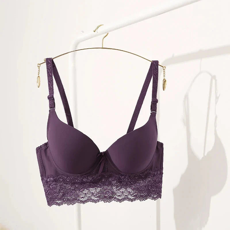 Push-up podprsenka s krajkovým spodním dílem