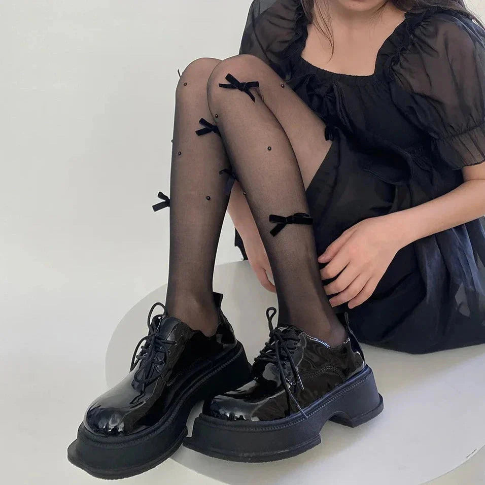 Dámské punčocháče s mašlemi a perlami