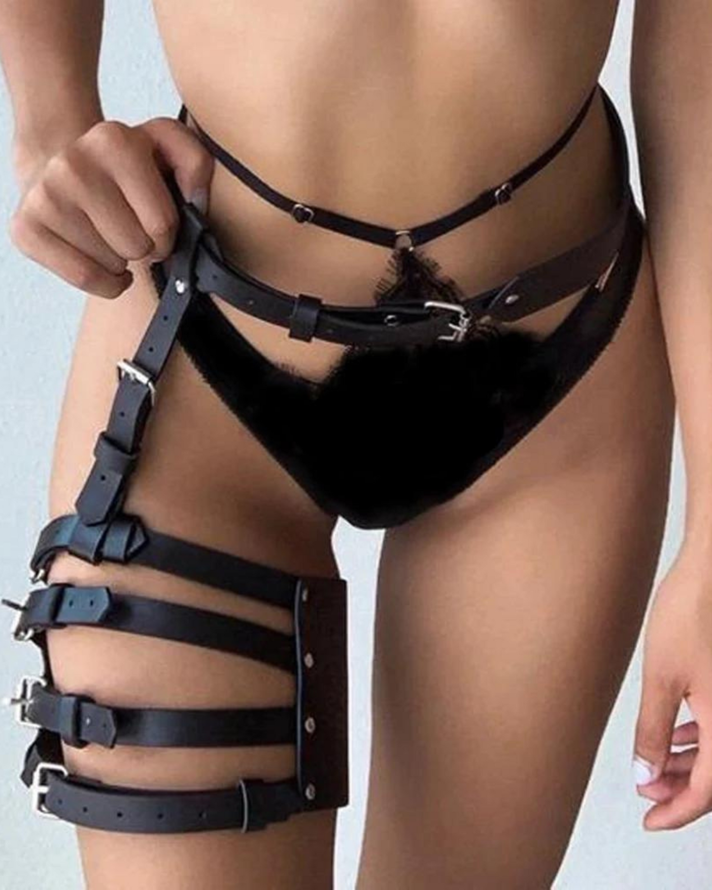 Postroj s nastavitelnými popruhy a límcem