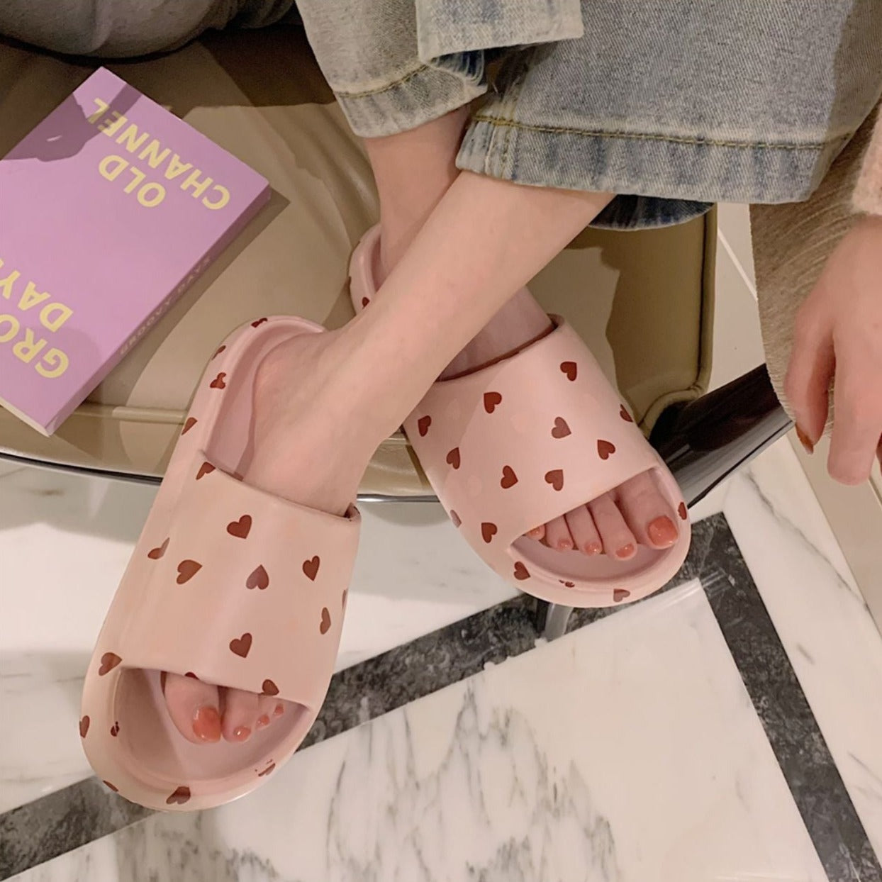 Pantofle na platformě se srdíčky