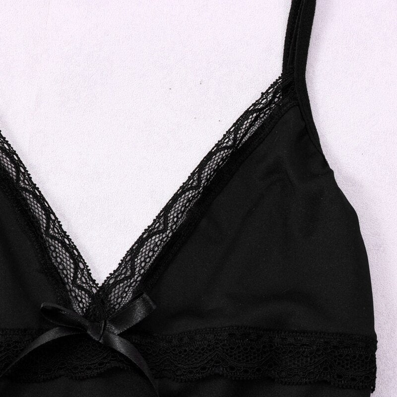 Klasická noční košilka s mašlí a hlubokým výstřihem