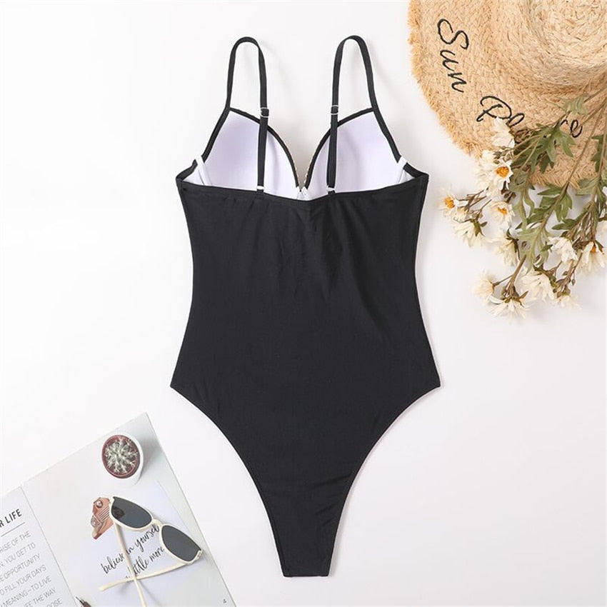 Klasické černé jednodílné plavky s push-up vzorem