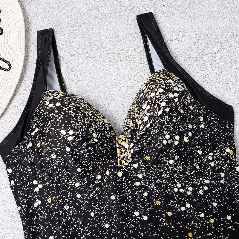 Klasické jednodílné plavky push-up s výstřihem ve tvaru srdce