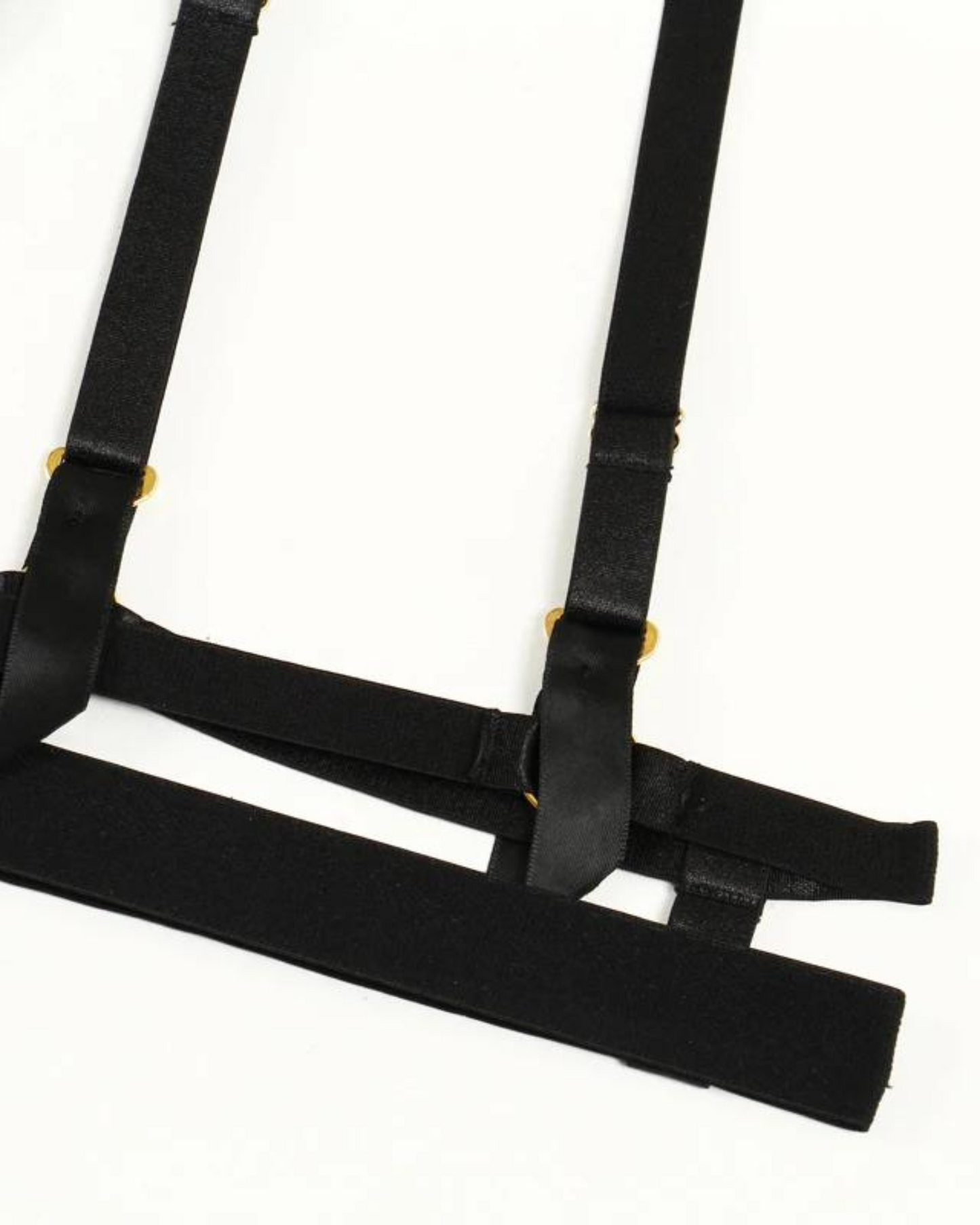 Sada spodního prádla s nastavitelnými ramínky a ozdobnými kroužky