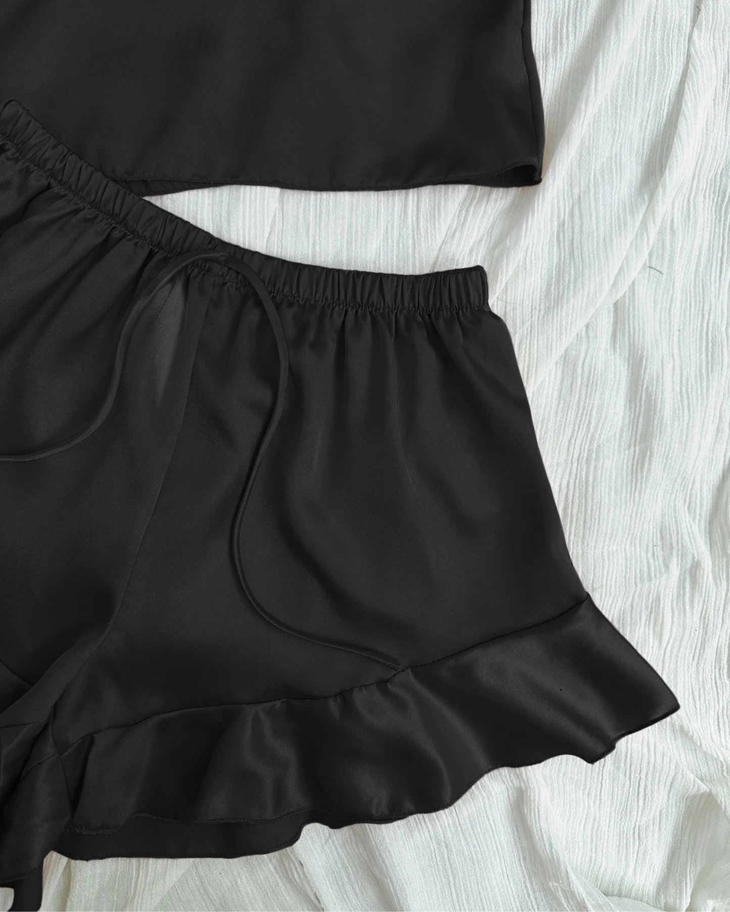 Dámské pyžamo s nastavitelnými ramínky a volánky