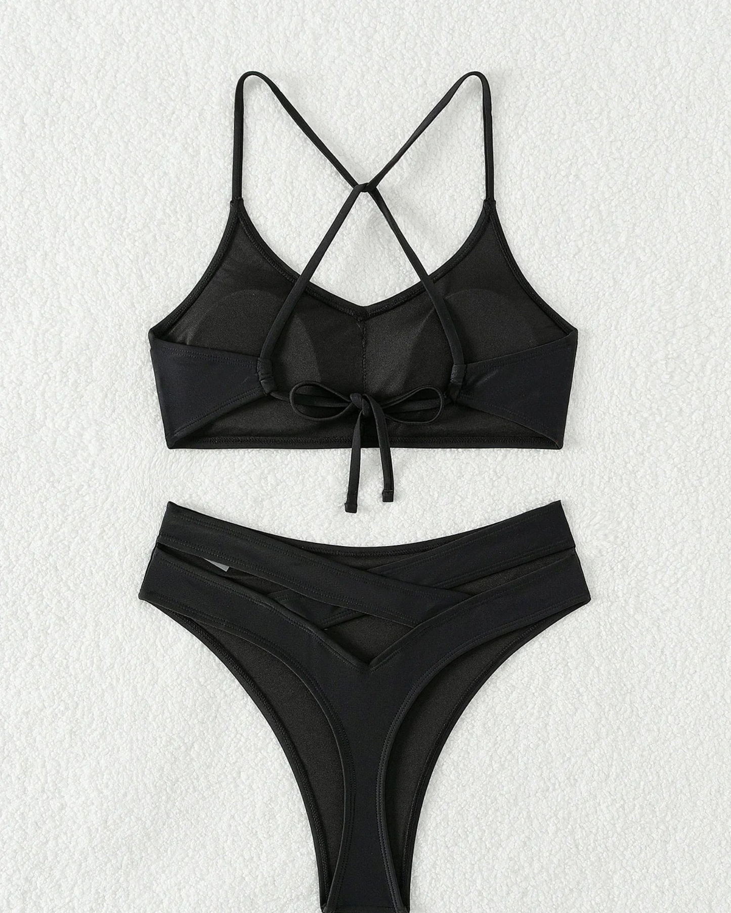 Plavky se zkříženými ramínky vzadu