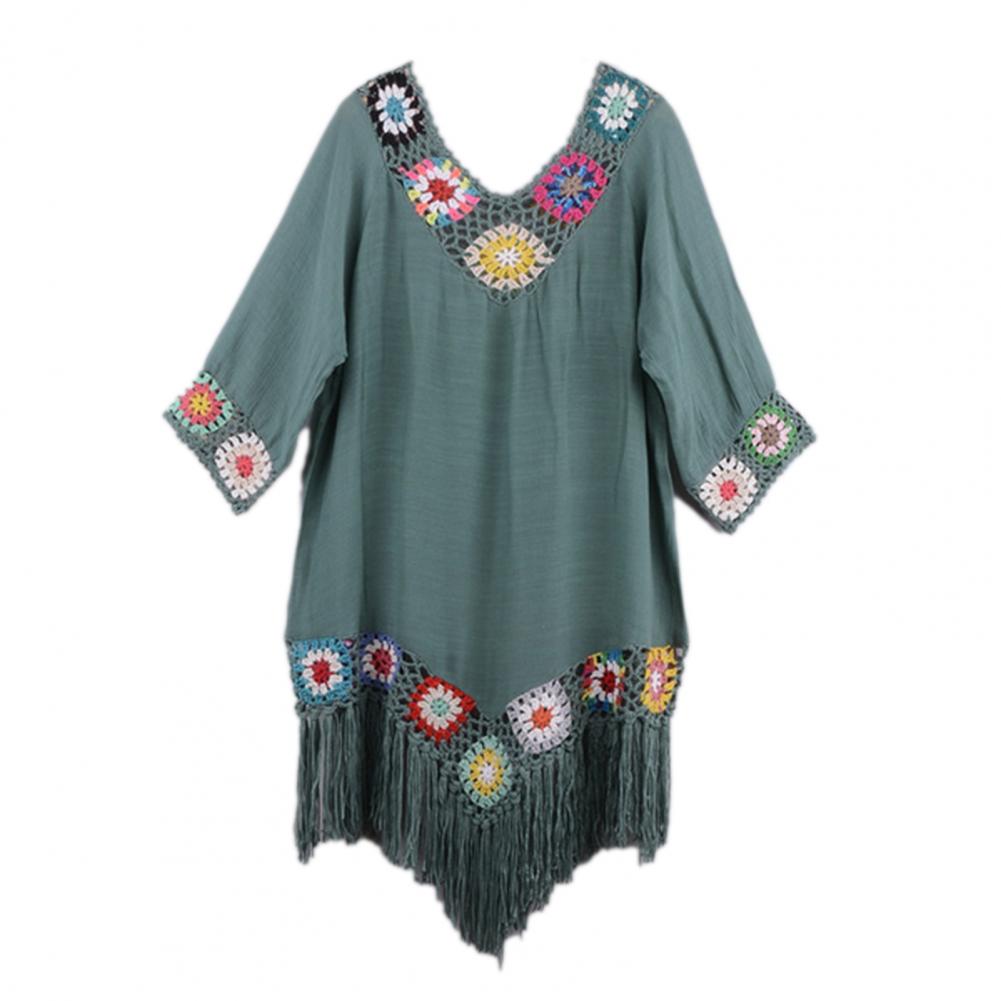 Plážový overal s pletenými dekoracemi