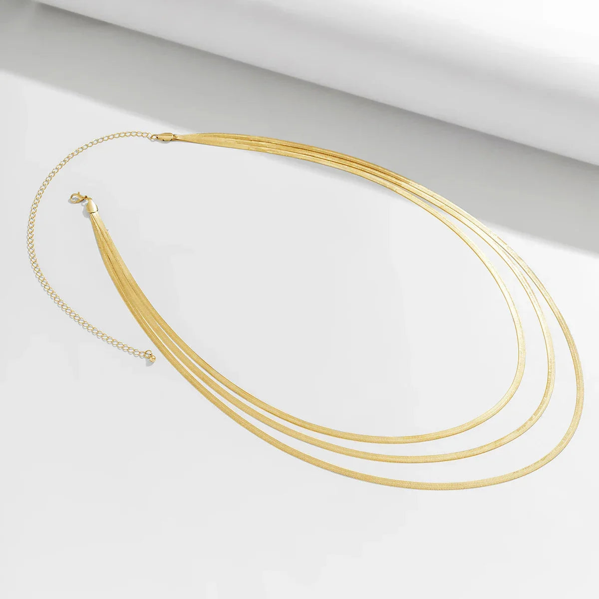 Šperky do pasu s ozdobnými řetízky