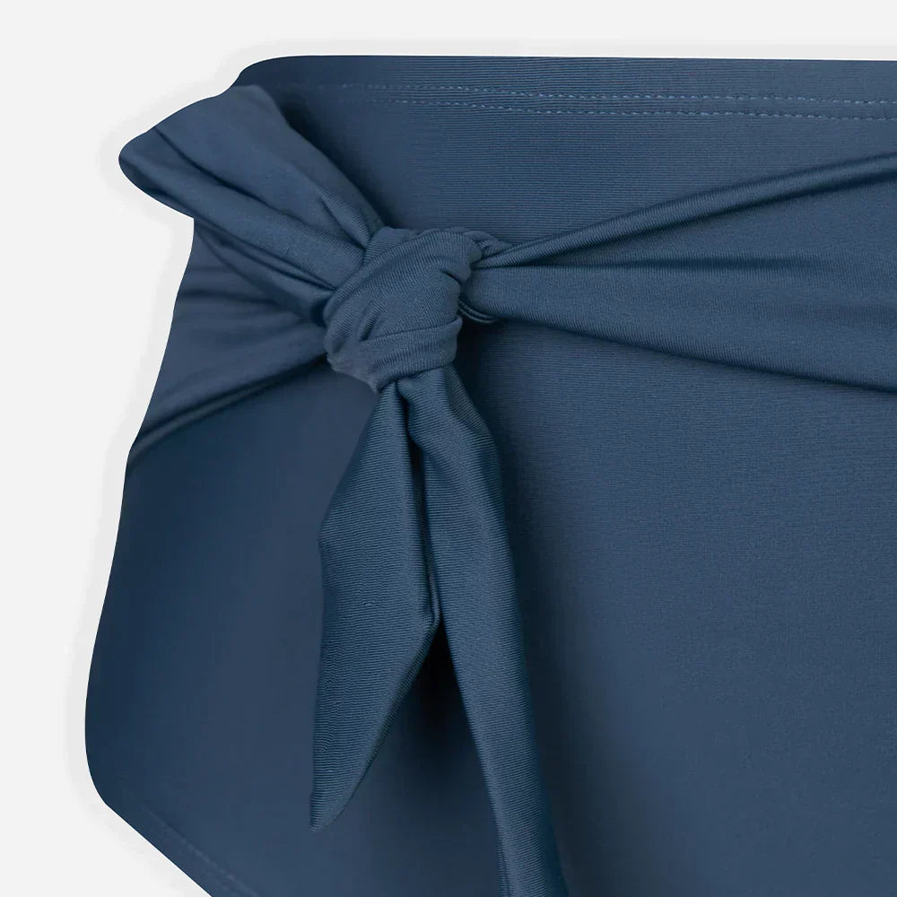 Plavky pro větší děti s výraznými zavazováním