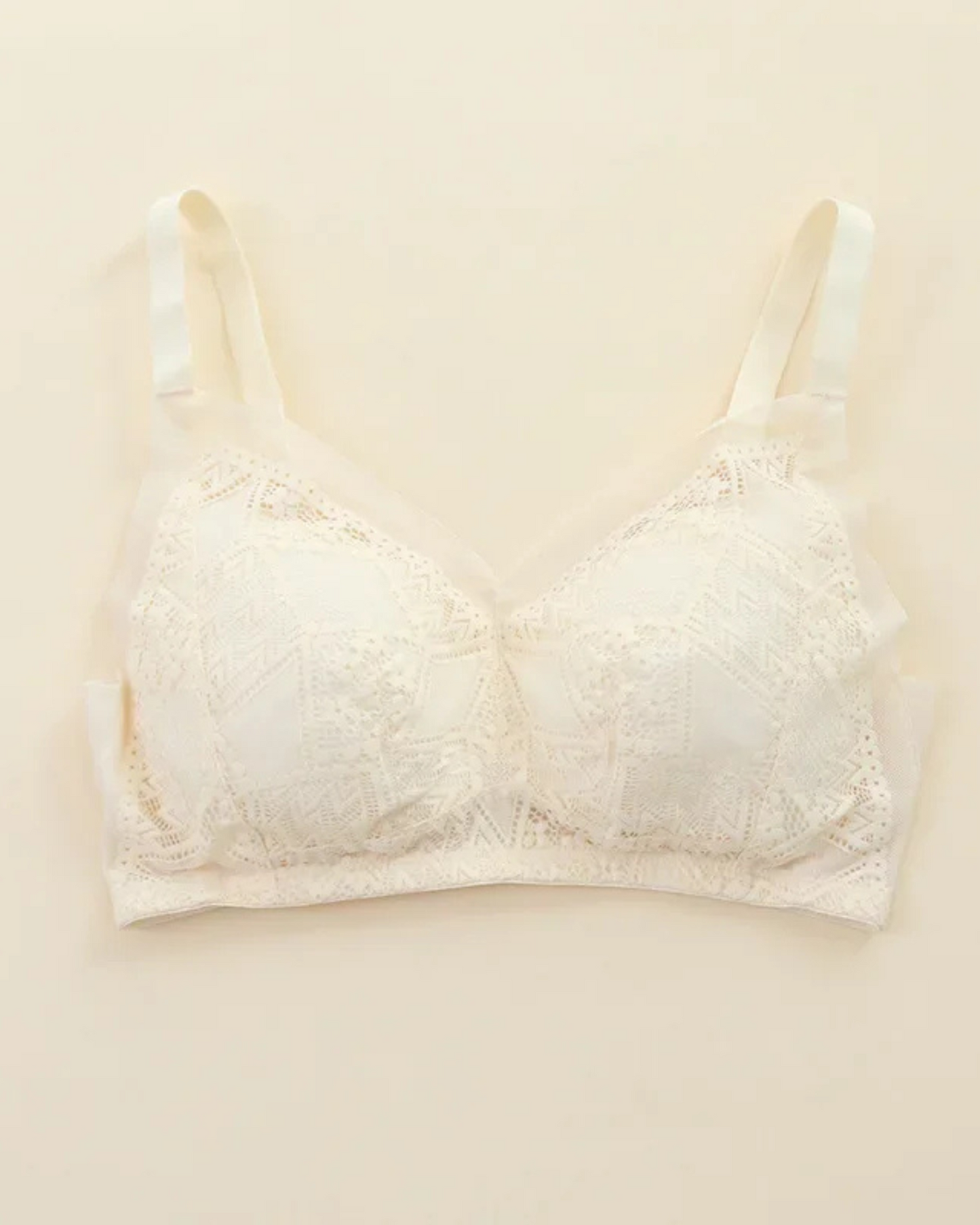 Měkká braletka s krajkou a síťovinou