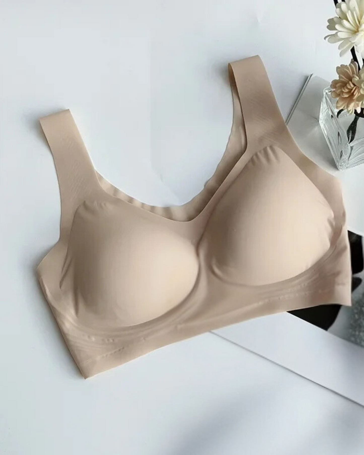 Měkká bezešvá podprsenka s širokými ramínky