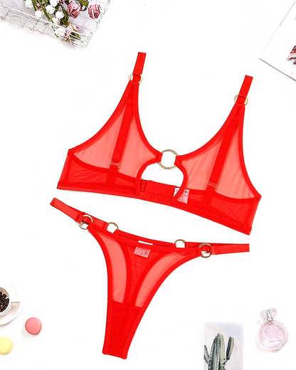 Sada spodního prádla s ozdobným kroužkem a nastavitelnými ramínky