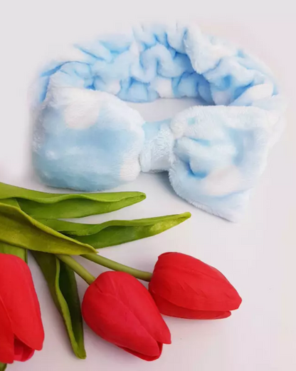 Nadýchaná čelenka s puntíky