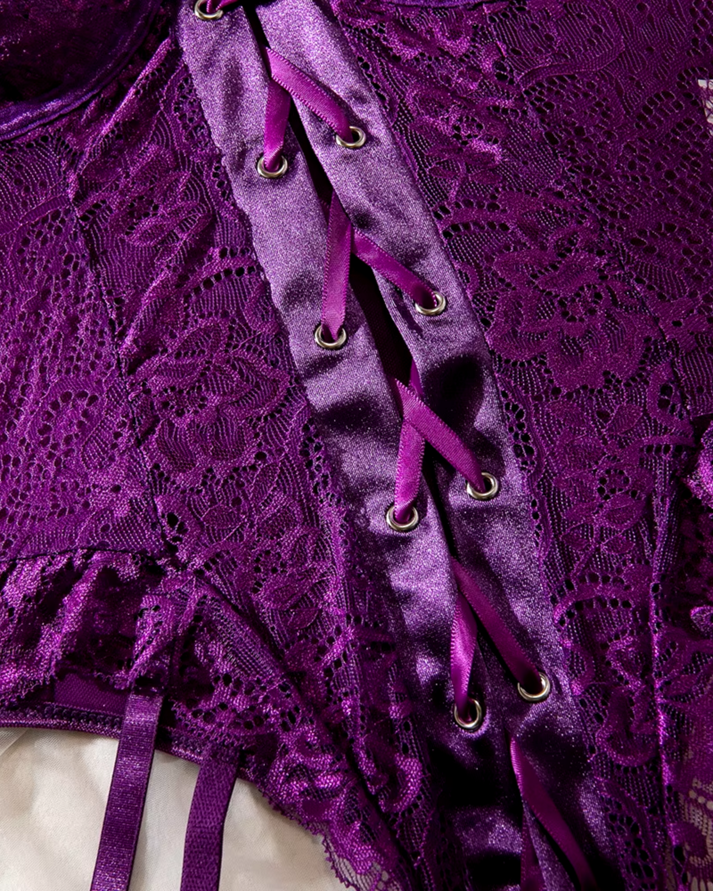 Body se šněrováním vpředu a rukavicemi