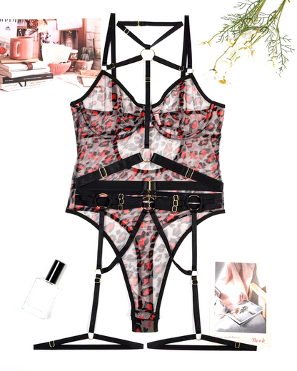 Průsvitné body s ramínky na stehnech