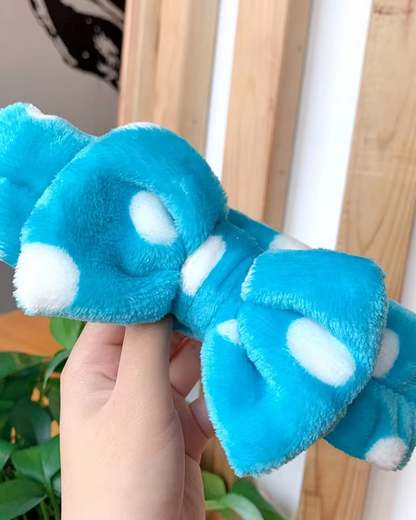 Nadýchaná čelenka s puntíkovanou mašlí