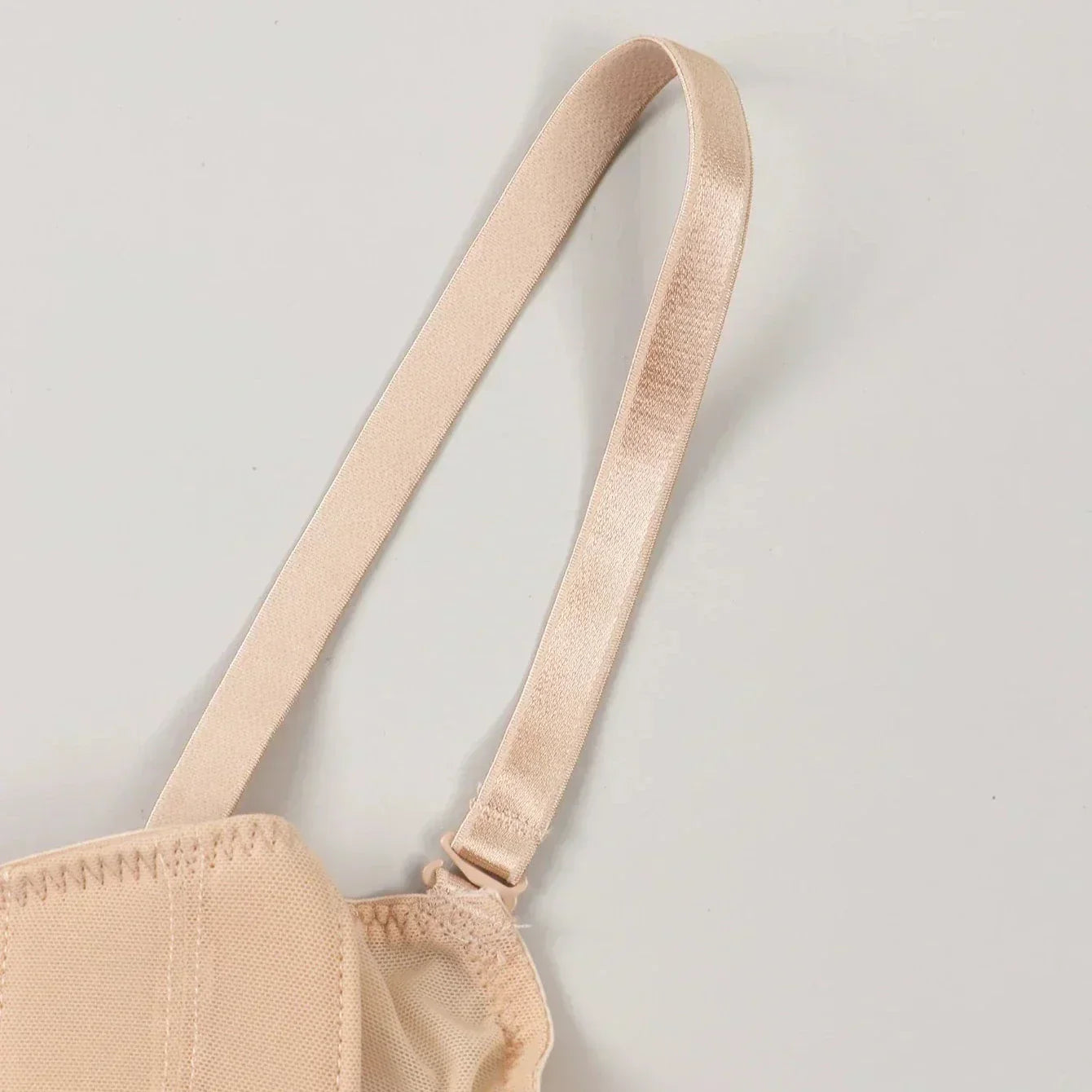 Podprsenka se třemi úrovněmi nastavení obvodu