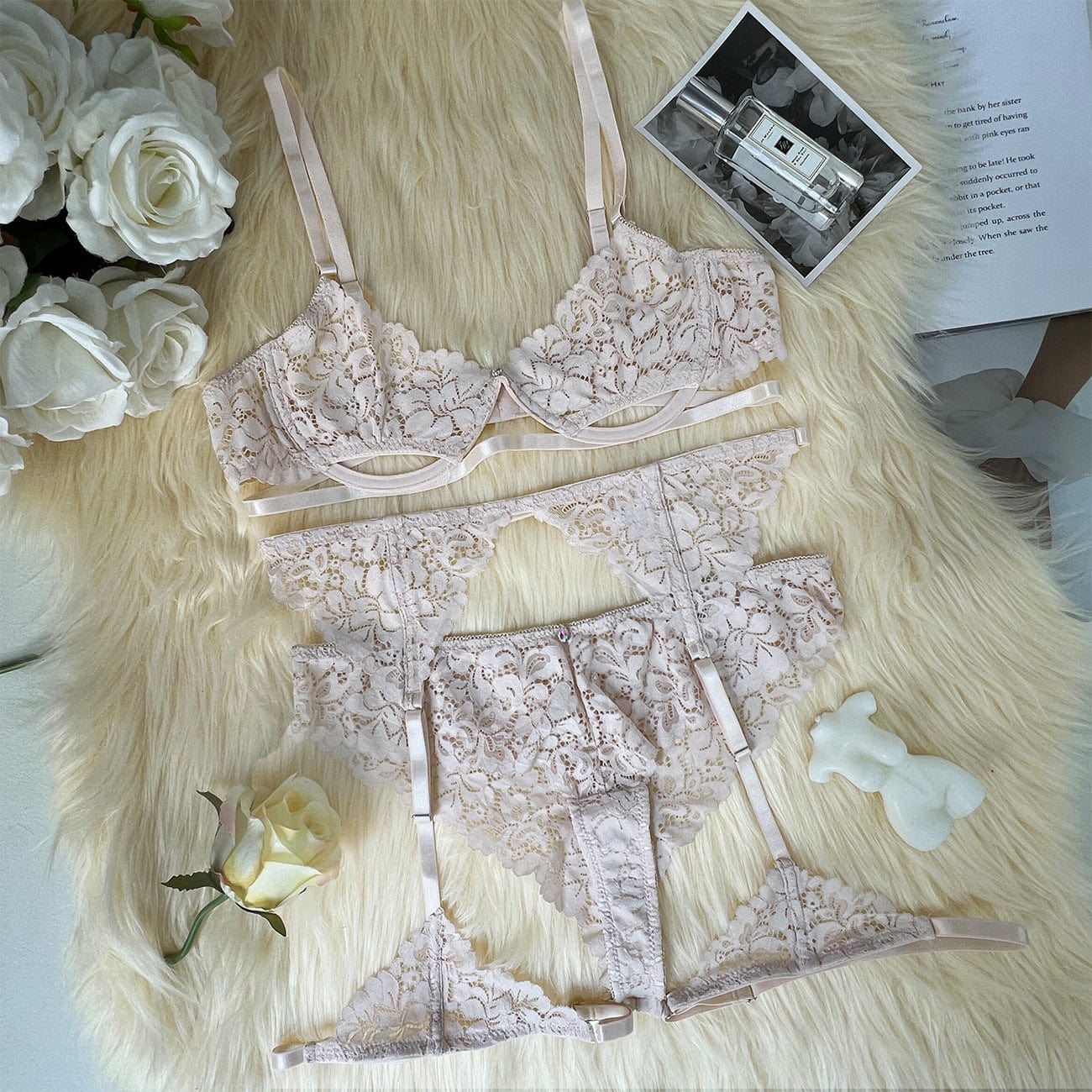 Sada krajkového spodního prádla s tangami