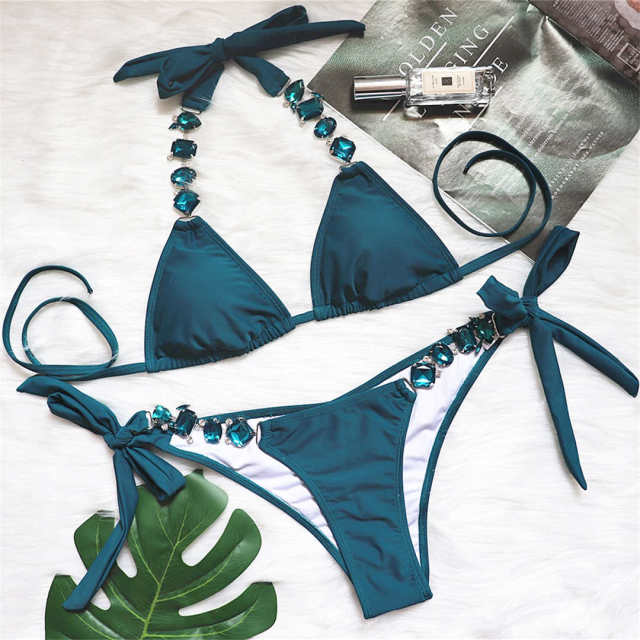 Dvoudílné plavky s vázáním a krystaly