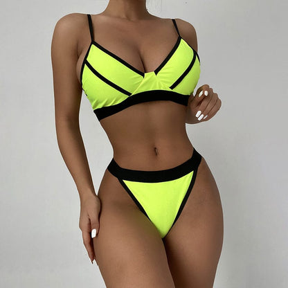 Dvoudílné plavky v neonových barvách