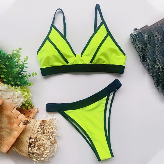 Dvoudílné plavky v neonových barvách