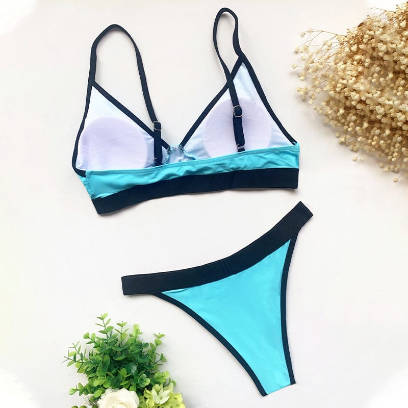 Dvoudílné plavky v neonových barvách