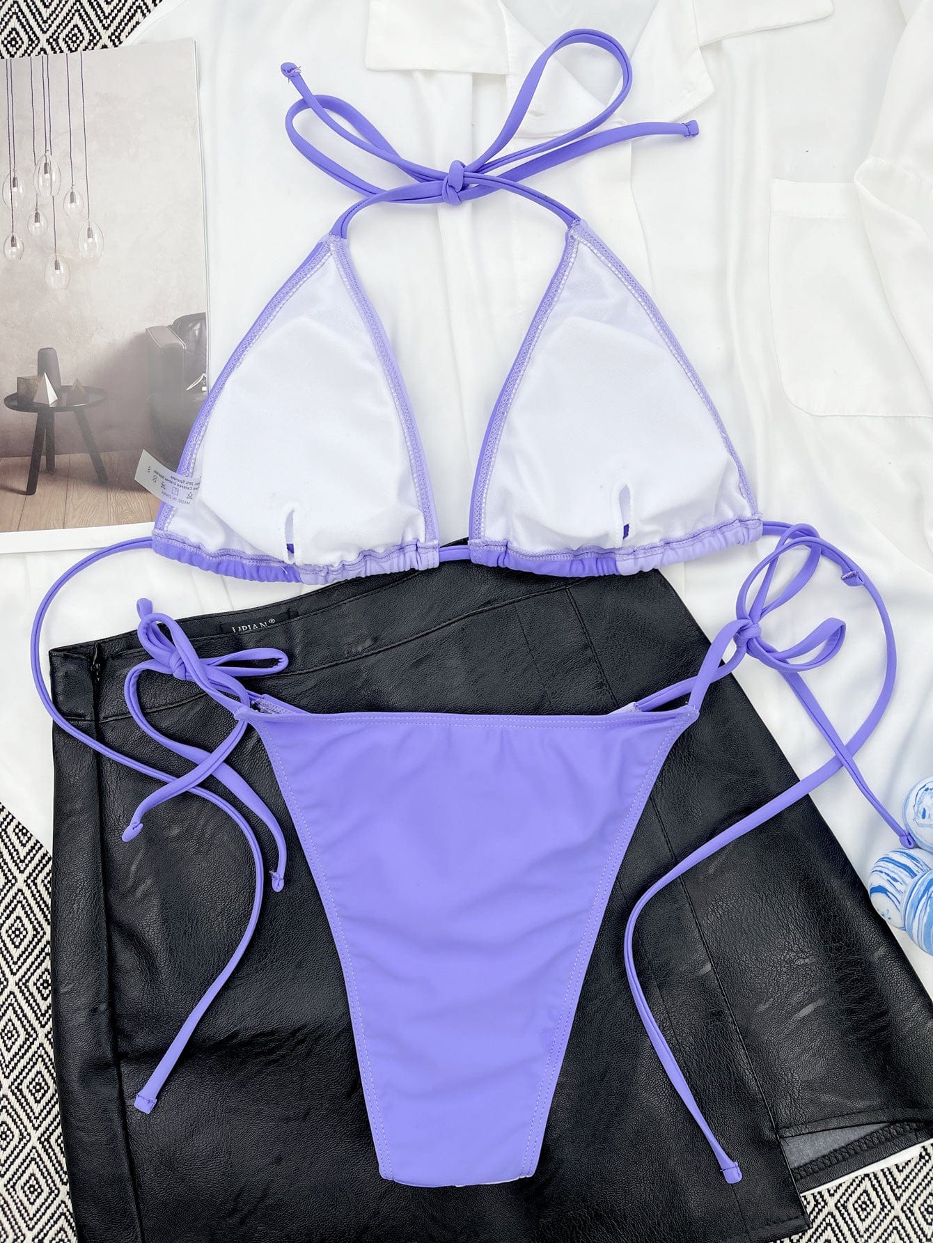 Bikiny s vycpávkou v oblasti hrudníku