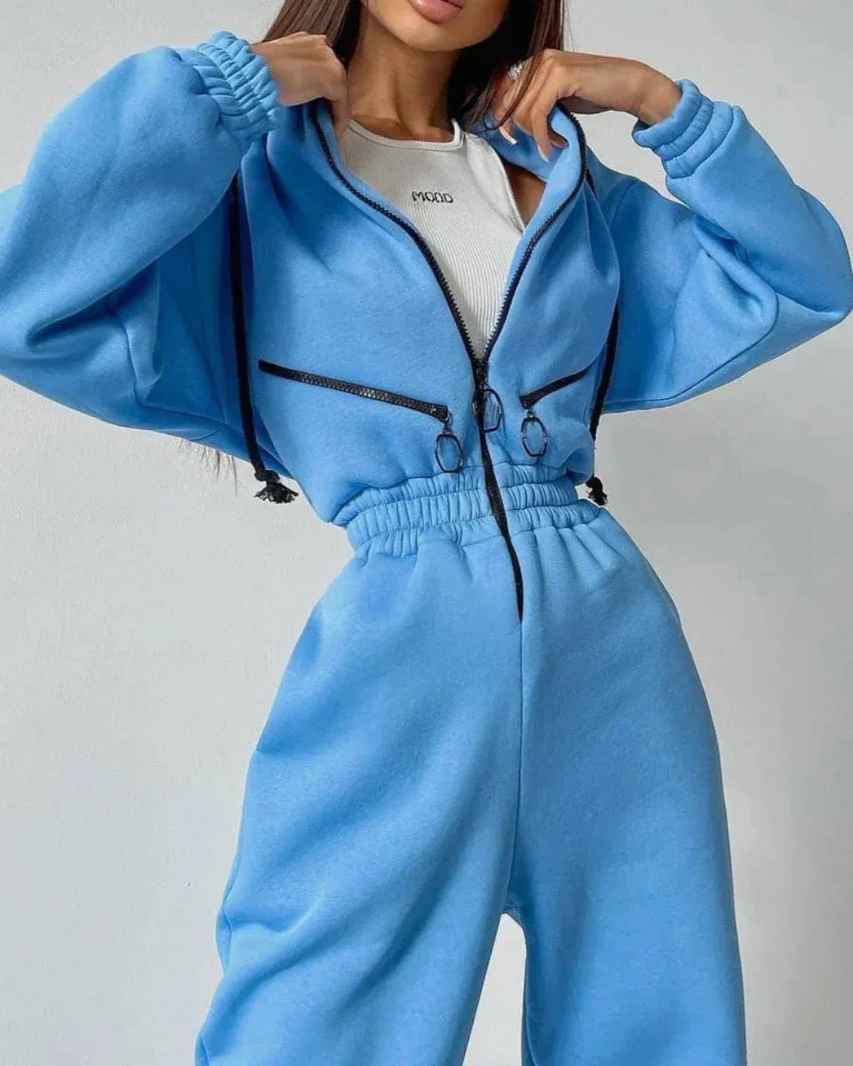 Pohodlná tepláková souprava s kapucí