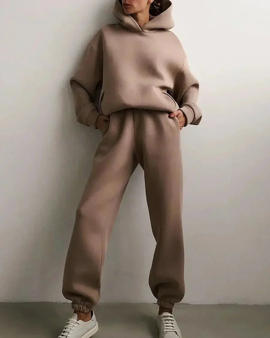 Volná, pohodlná mikina s kapucí