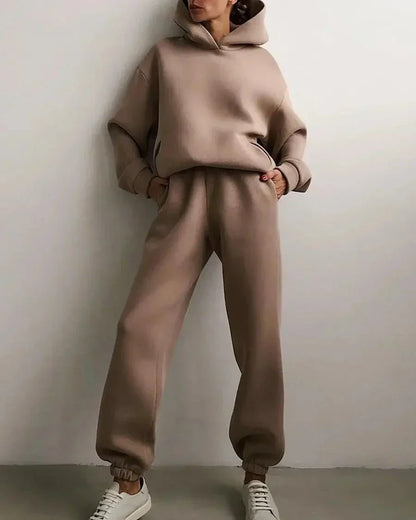 Volná, pohodlná mikina s kapucí