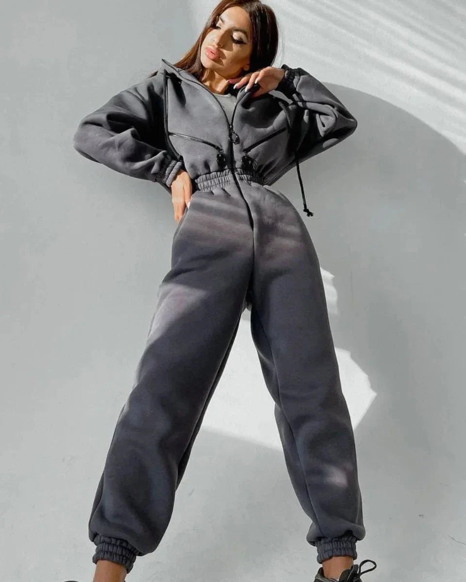 Pohodlná tepláková souprava s kapucí