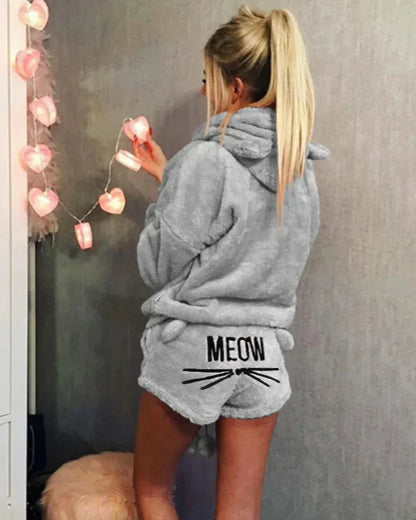 Nadýchaná sada domácího oblečení s motivem koťátka