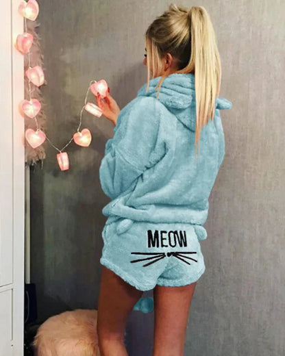 Nadýchaná sada domácího oblečení s motivem koťátka