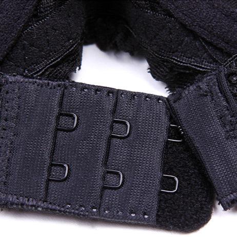 Sada spodního prádla s nastavitelnou podprsenkou