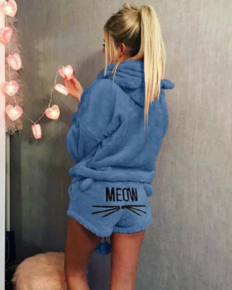 Nadýchaná sada domácího oblečení s motivem koťátka