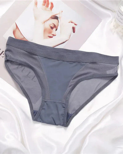 Kalhotky s ozdobnou, průhlednou síťovinou