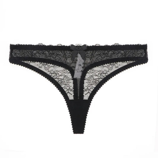 Krajková tanga s lehce průhledným materiálem