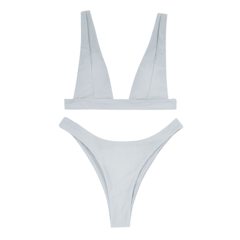 Dvoudílné plavky s hlubokým výstřihem