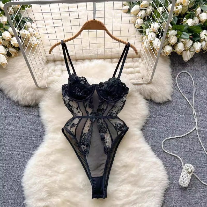 Dámské krajkové body s výšivkou růží