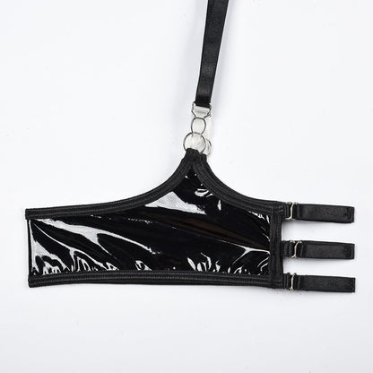 Sada spodního prádla s výřezy na hrudi