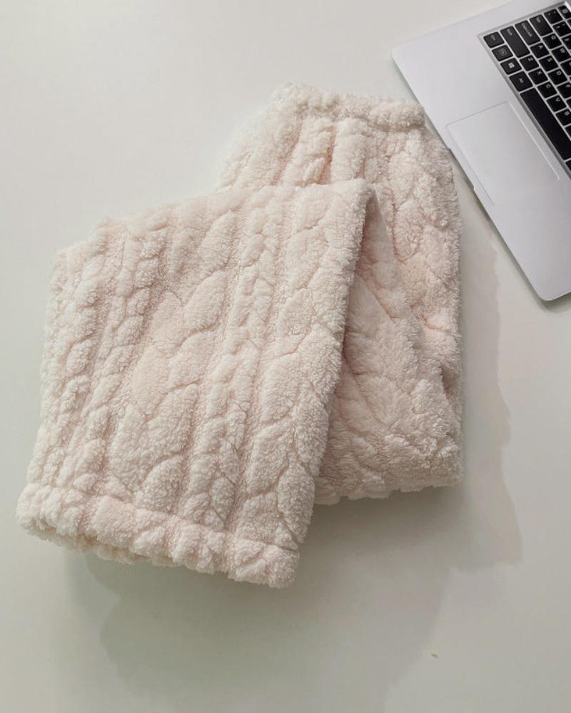 Měkké, nadýchané kalhoty s dlouhými nohavicemi